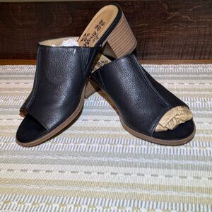 ✨GUC✨ Tara M “Imara” Black Full Grain Leather Open-Toe Slide Sandal - Size 7